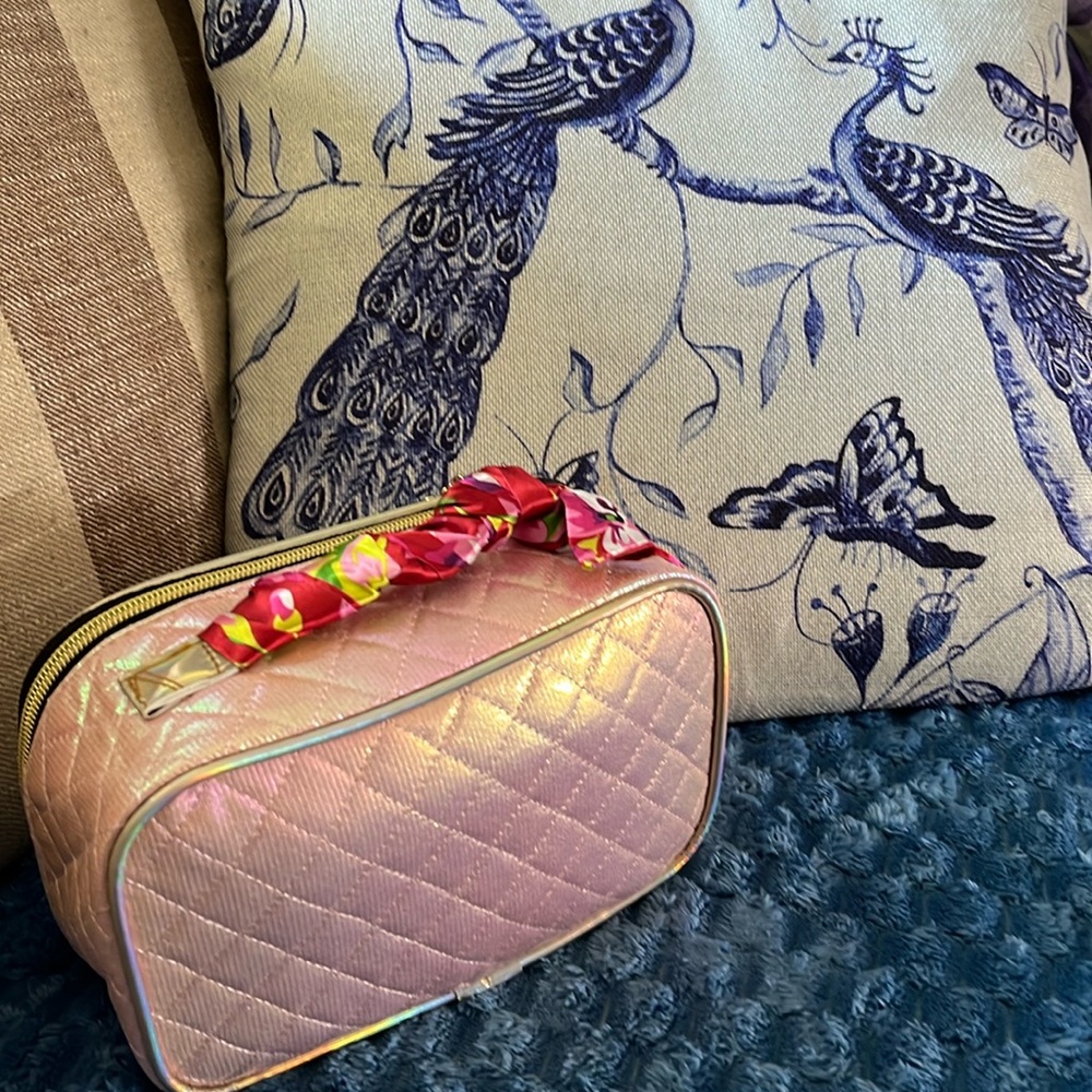 Makeup bag iridescent with goodies